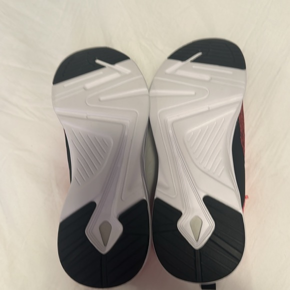 3/$75 NWOT Size 7 boys running shoe puma - Picture 3 of 5